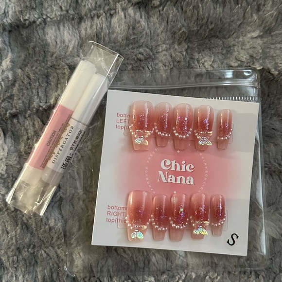 Press On Nails - Picture 4 of 6